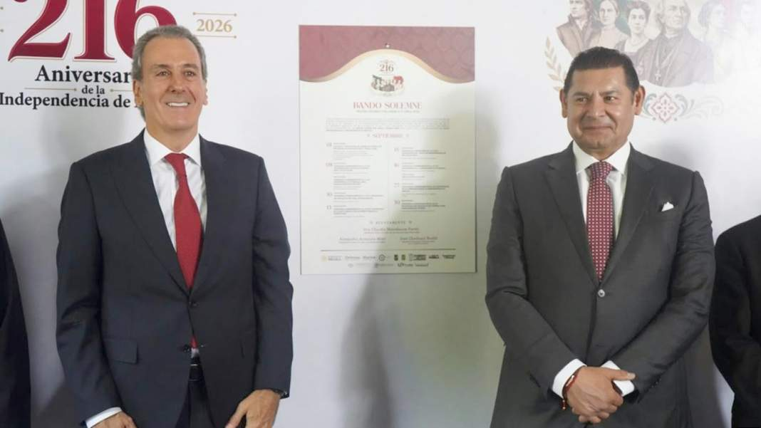 Celebrations marking the 216th anniversary of Independence begin in Puebla with the Solemn Proclamation.
